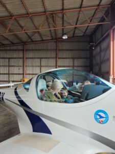 Probesitzen im Cockpit unserer Aquila